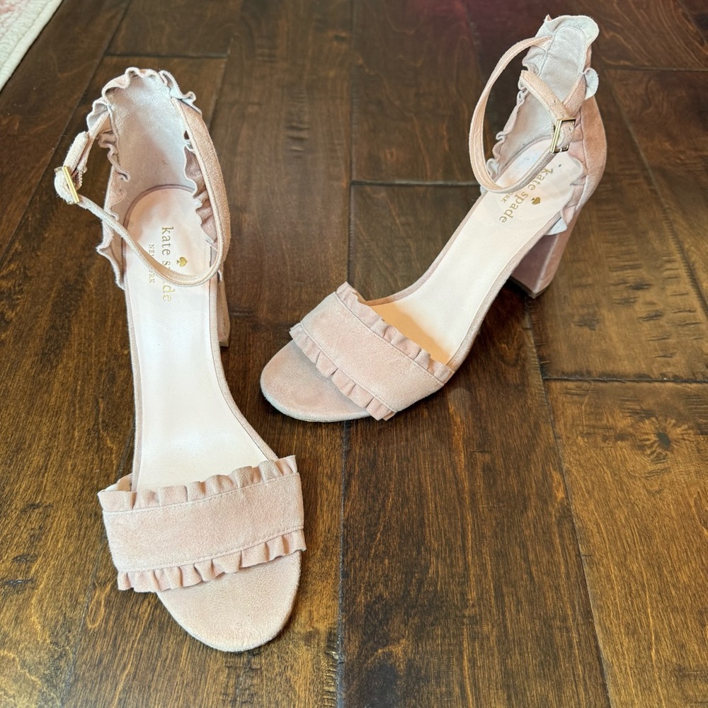 Kate Spade New York Odele Block Heel Sandals Nude Suede Ruffle Women's size 9.5
